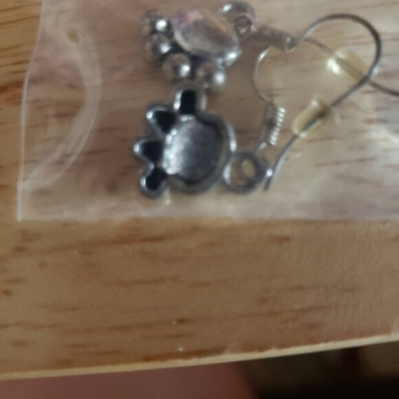 Small Paw Earrings - Picture 3 of 3